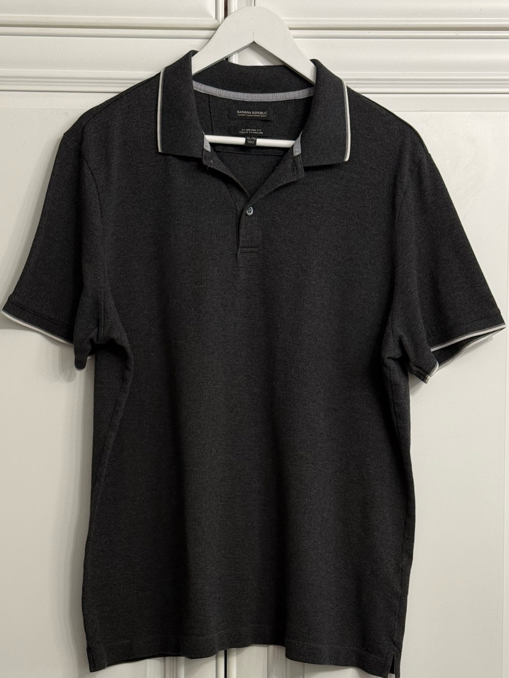 Banana Republic Luxury Touch Men's Size XL Cotton Black with White Detail Polo